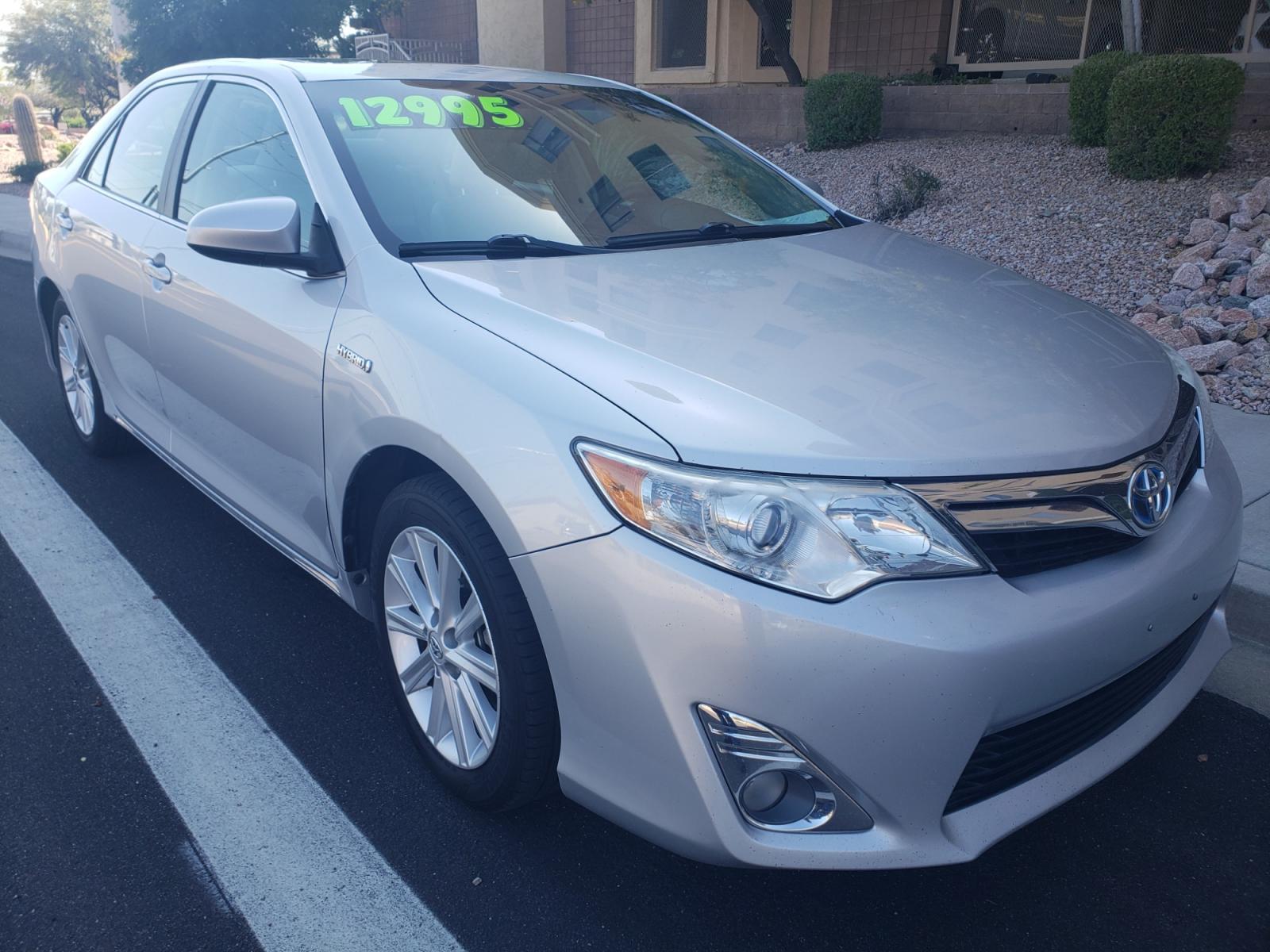 2014 /gray and black Toyota Camry Hybrid lx (4T1BD1FK3EU) with an 3.5L V6 DOHC 24V engine, 5-Speed Automatic transmission, located at 323 E Dunlap Ave., Phoenix, AZ, 85020, (602) 331-9000, 33.567677, -112.069000 - 2014 Toyota Camry Lx,......... A Must See!! No accidents. cold AC. the car is gorgeous inside and out. power windows, power door locks, Touch screen Stereo/CD player, phone sync, Bluetooth, backup camera, satellite compatible, navigation, Clean gray and balck interior with beautiful gray leather sea - Photo #2
